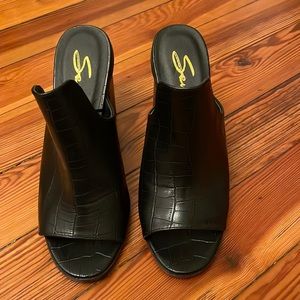 7 for all mankind black heeled mules